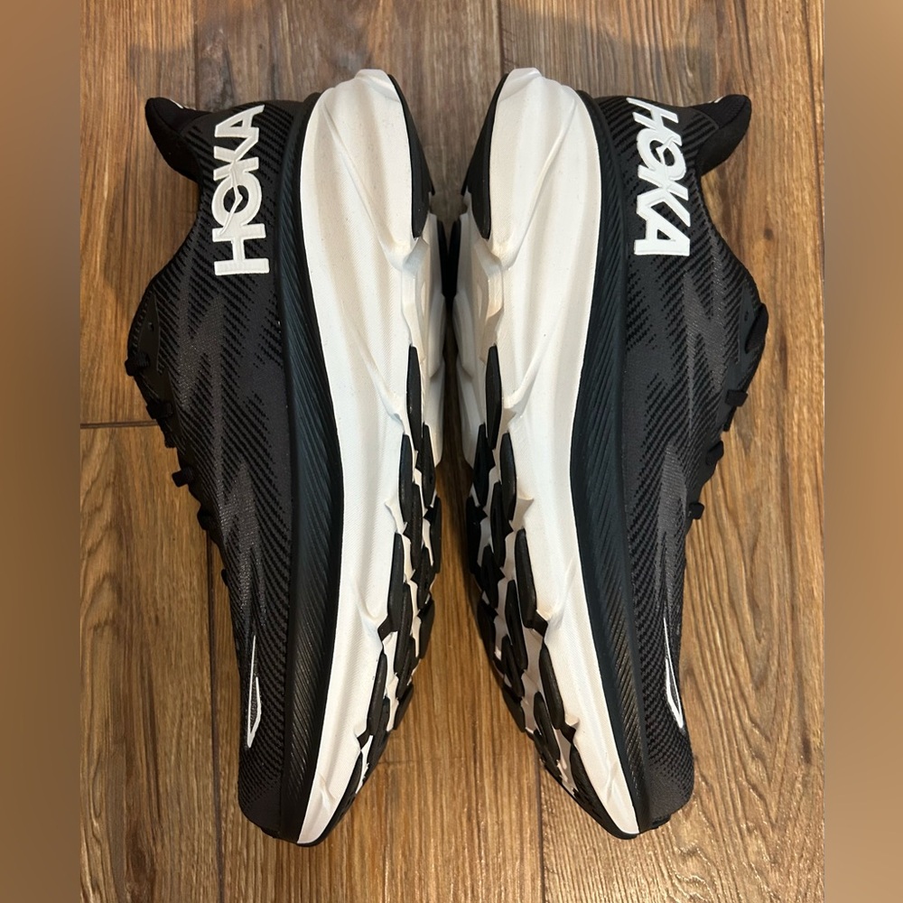 NEW Hoka Clifton 9 Running Shoes Sneakers Men's 13EE Wide Black White 1132210 - Picture 6 of 8